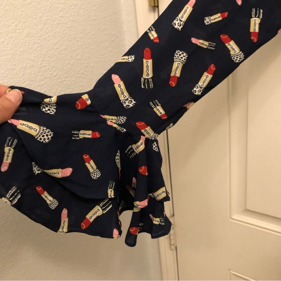 NWT New Bebe Denise Rufffled Navy Blue Wrap Dress Lipstick Print Sz  10 - Picture 7 of 16